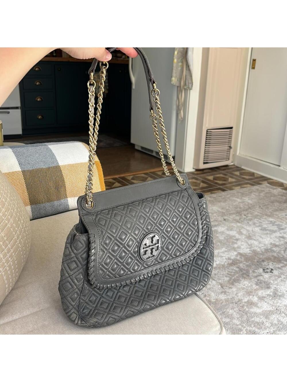 Tory Burch Quilted Chain-Handle Shoulder Bag in Gray with Gold Hardware